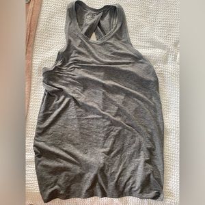 GapFit Breath twist back tank top